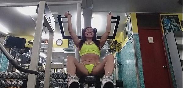  WORKOUT HOT DE LA DIOSA EN HILO DENTAL ENSEÑANDO LABIOS VAGINALES